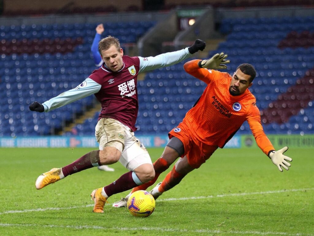 soi-keo-nhan-dinh-nottingham-forest-vs-burnley-luc-01h45-ngay-30-08-2023-1