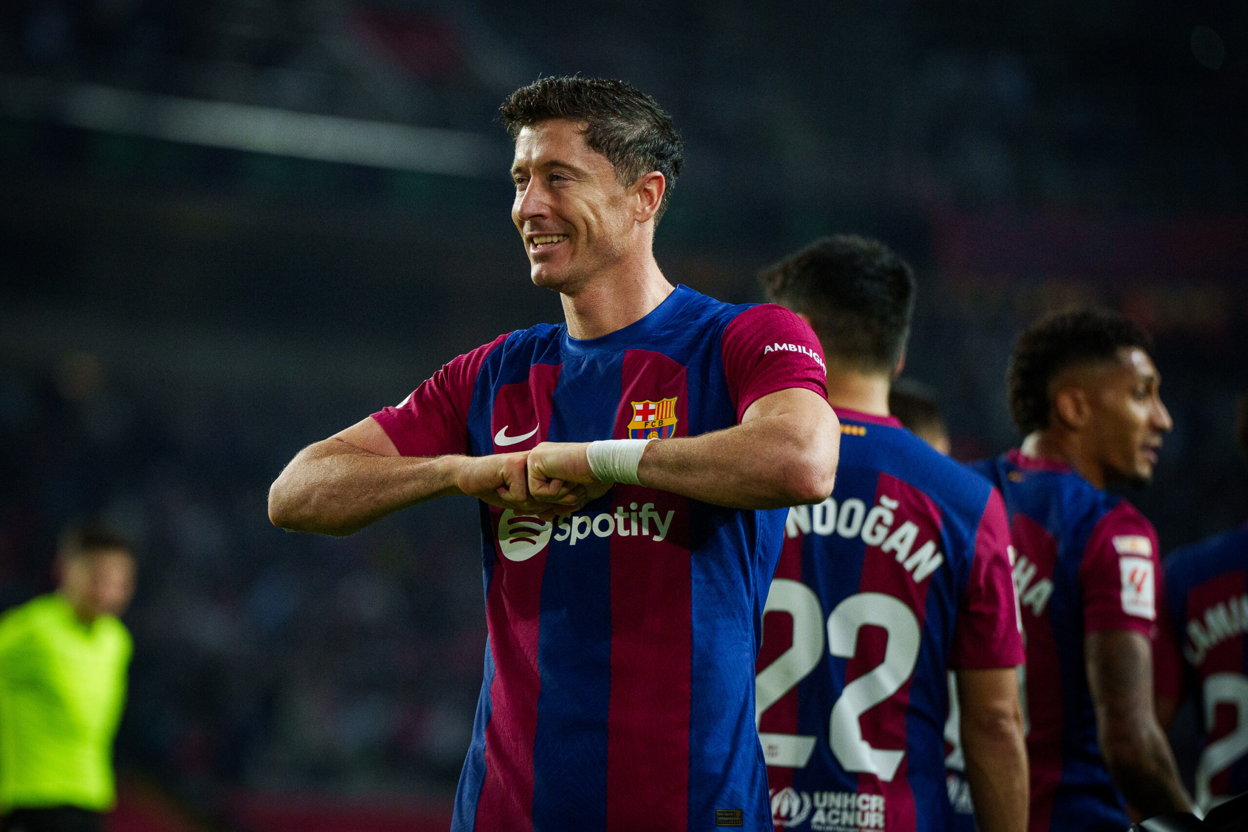 Soi kèo Napoli vs Barcelona ngày 22/2