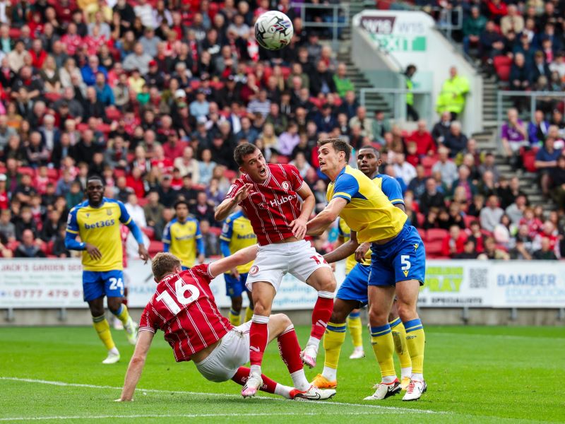 nhan-dinh-bristol-vs-stoke-ngay-13-02